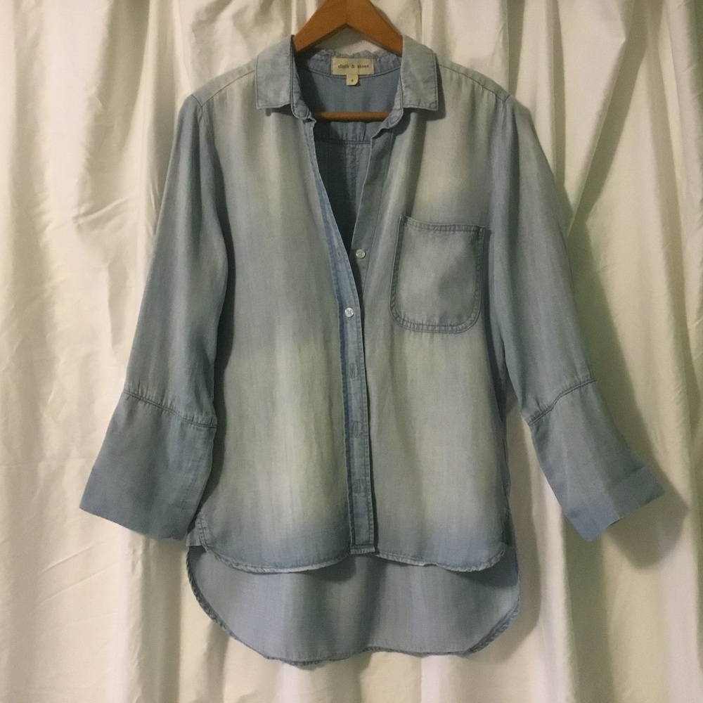 Anthropologie Cloth & Stone Light Blue Wash Button Up Shirt Women’s Size…